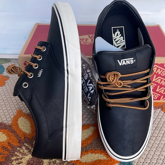 Vans WMNS Atwood (Leather)BIck/Mrshmllow
VN0A327L68X
Sneakers - Picture 12 of 16